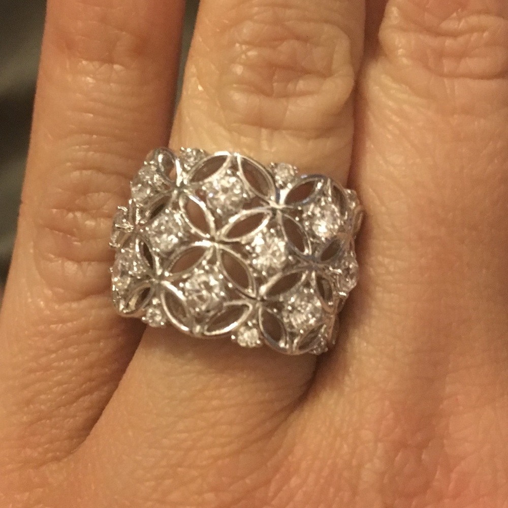 Pretty CZ band, 💥 last call 💥